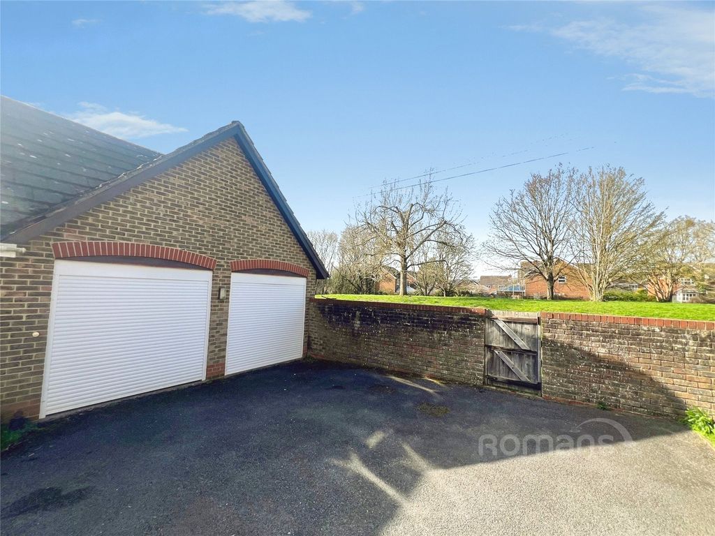 Property photo 2 of 13 Picture No. 21