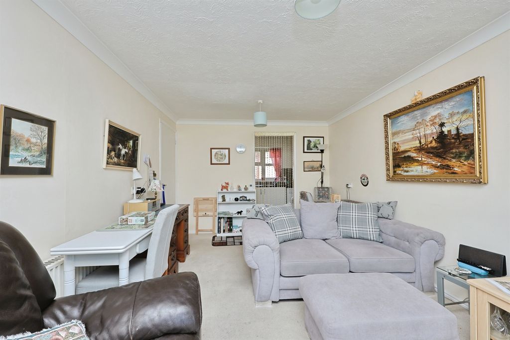 Property photo 3 of 16