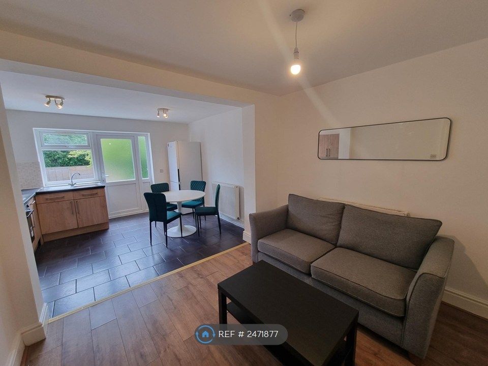 Property photo 1 of 19 Living Room And Kitchen