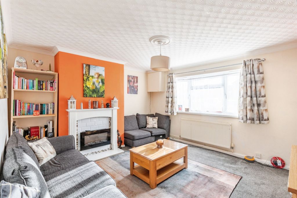 Property photo 3 of 17