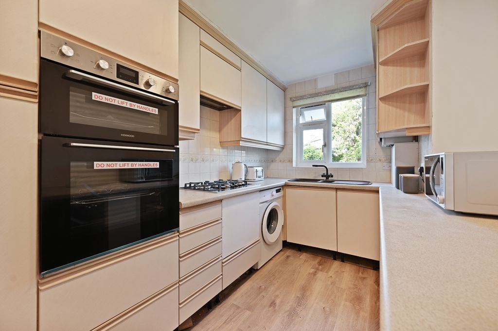 Property photo 2 of 7 Cs - 269 Kings Road - Kitchen3 (1)