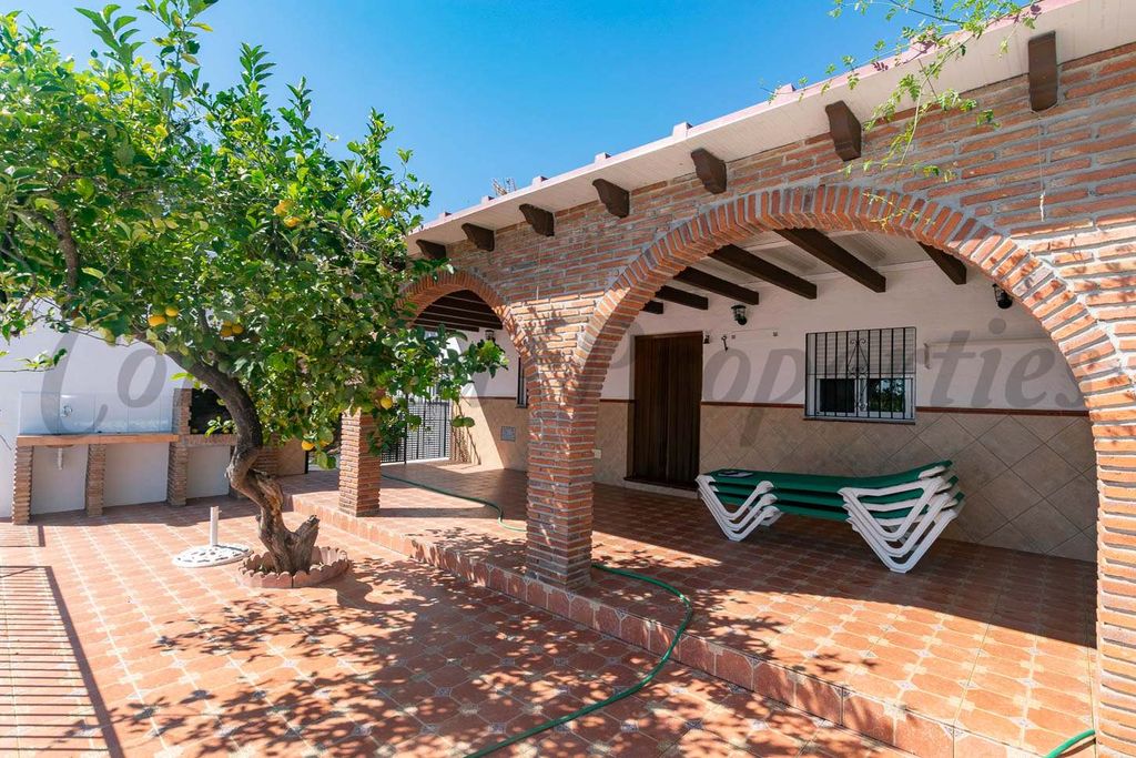 Property photo 2 of 13