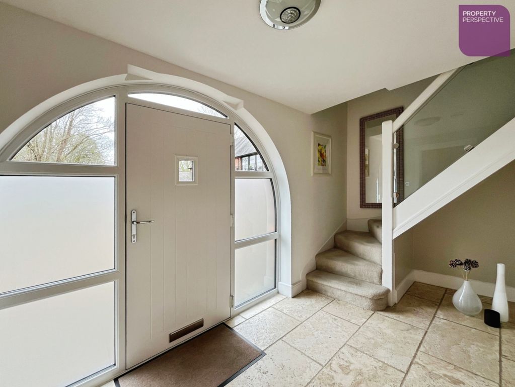 Property photo 3 of 28 Entrance Hallway