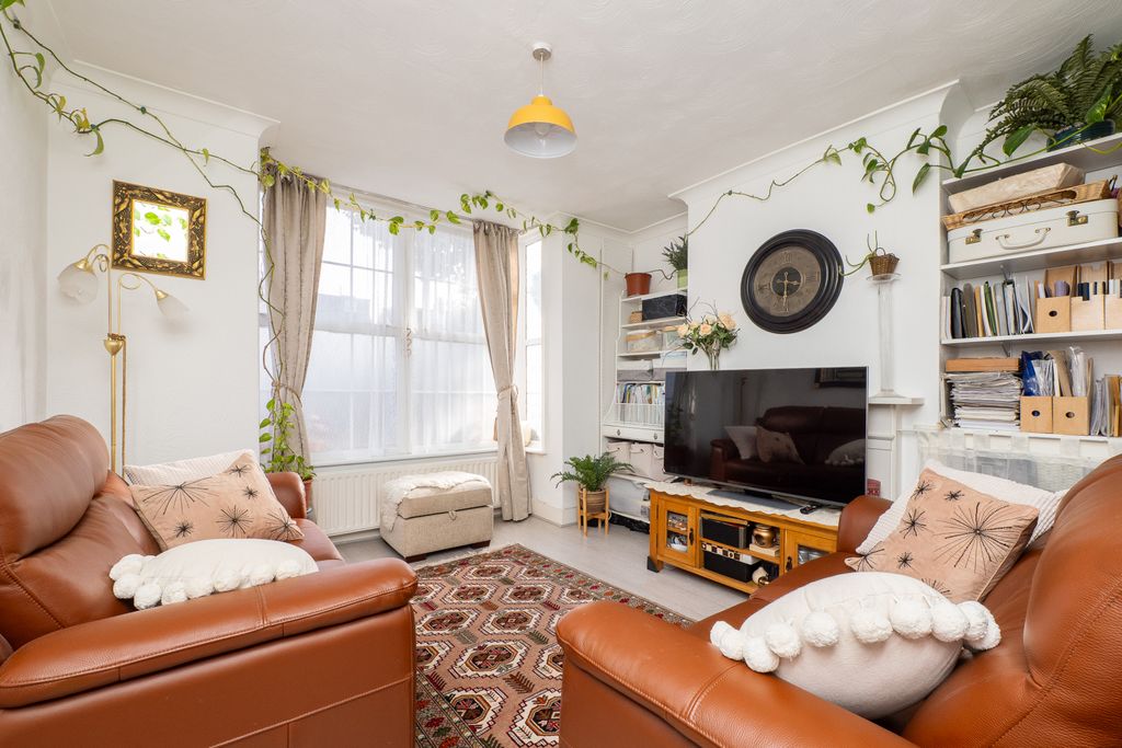 Property photo 2 of 16 Picture No. 43