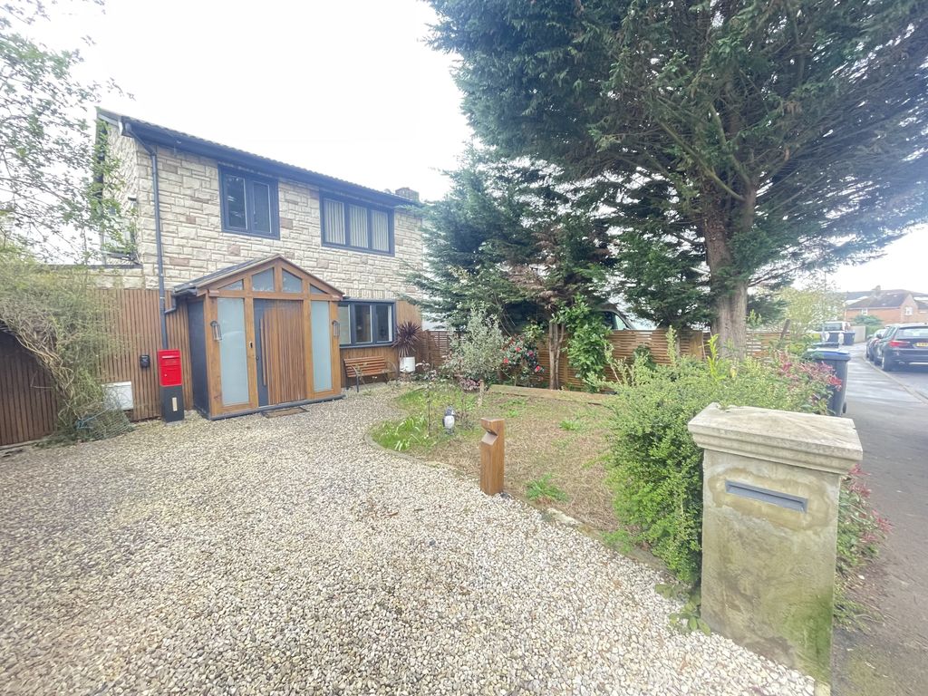 Property photo 3 of 17 Exterior