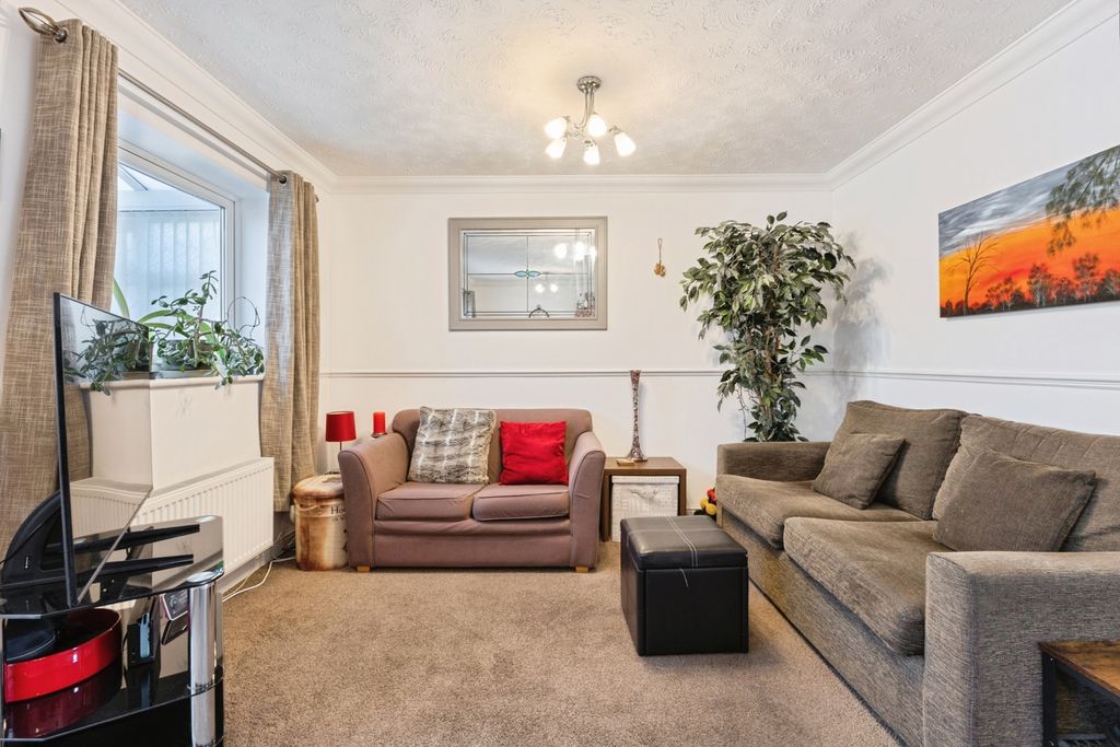 Property photo 3 of 12 Pbox-Img.Jpg