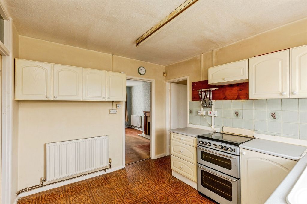 Property photo 2 of 18