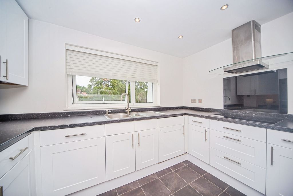 Property photo 2 of 16 Pbox-Img.Jpg
