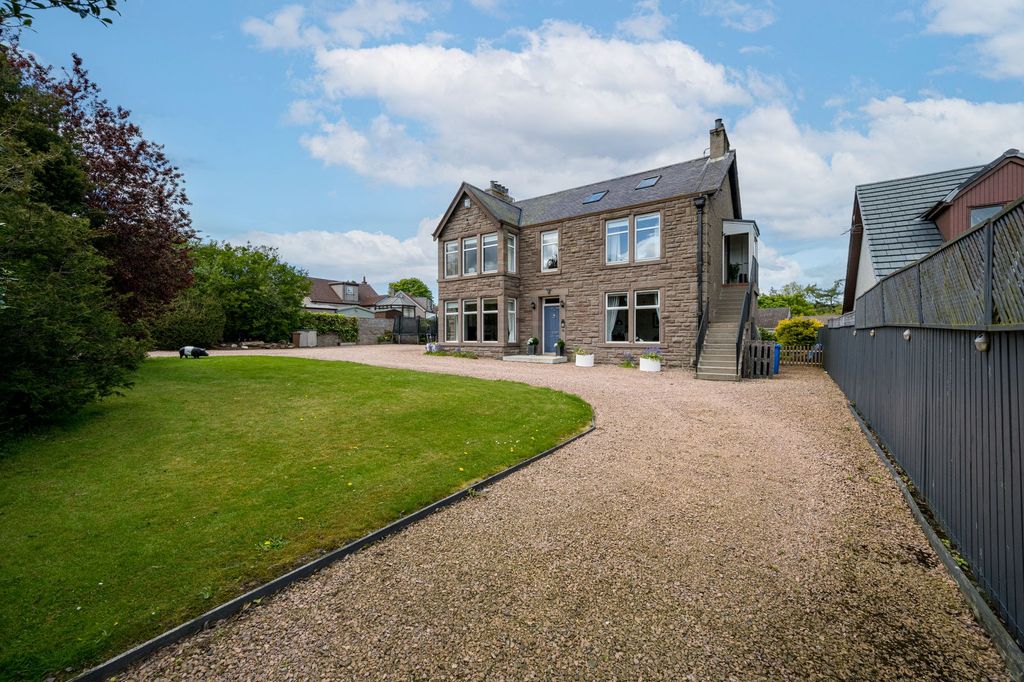 Property photo 1 of 29 External