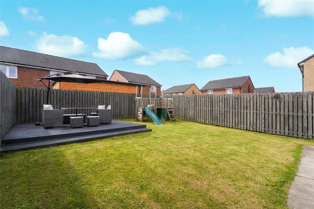 Property photo 2 of 21 Picture No. 16