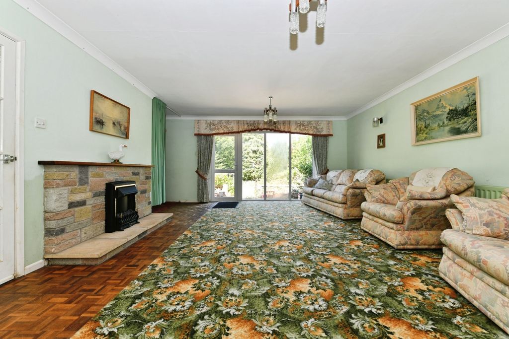 Property photo 3 of 13 Image 2