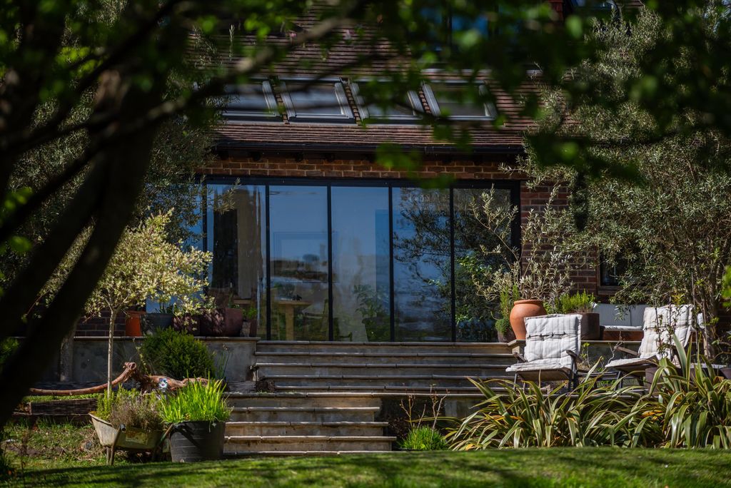 Property photo 3 of 27 Image