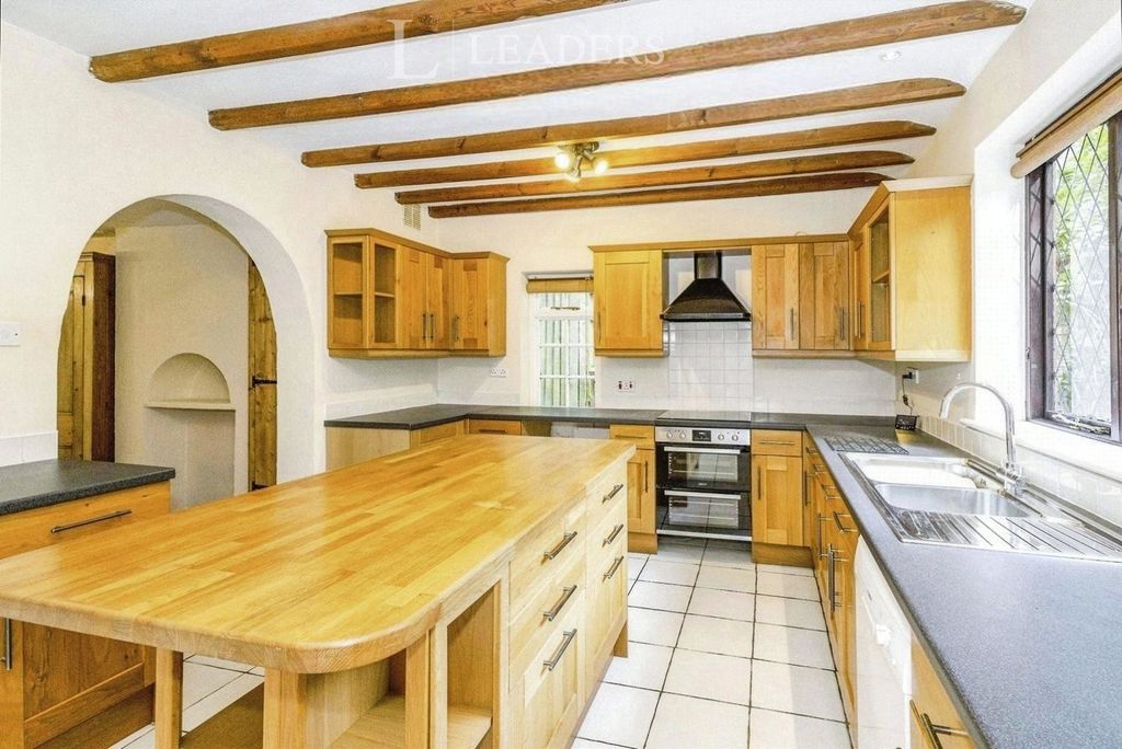 Property photo 3 of 18 Pbox-Img.Jpg