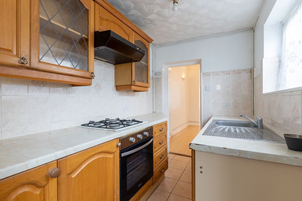 Property photo 2 of 18 2563893