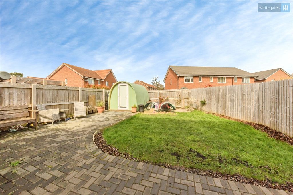 Property photo 2 of 20 Picture No. 24