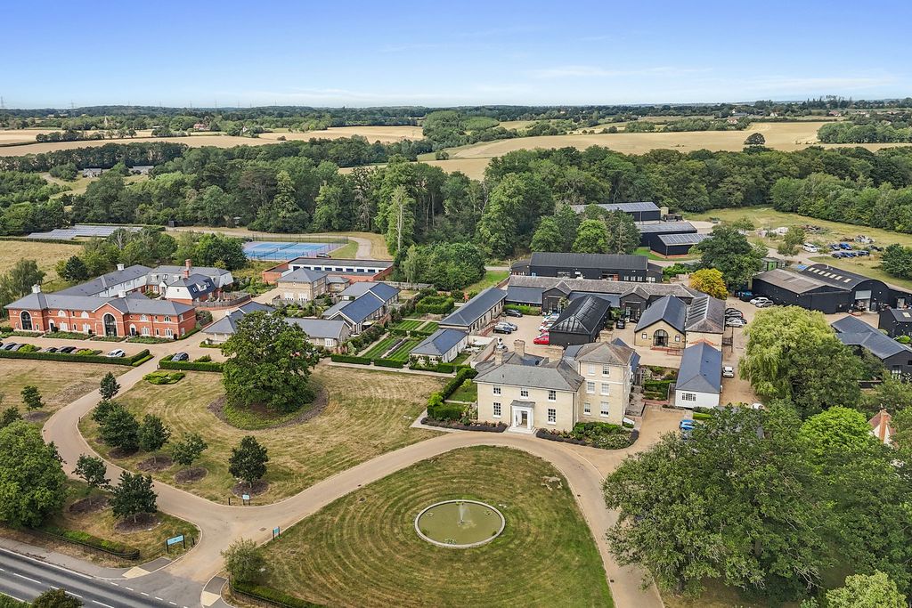 Property photo 2 of 48 Ht-Fc(Col)-Themanorhouse-36