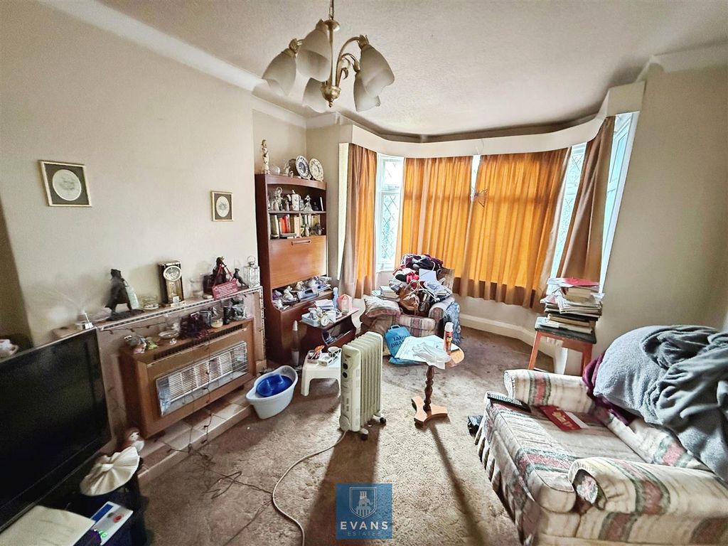 Property photo 3 of 6 Living Room