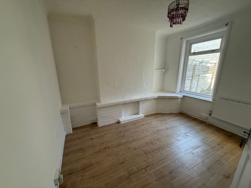 Property photo 3 of 8 Img_4558