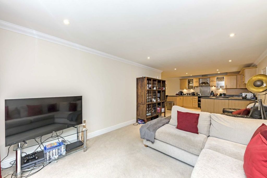 Property photo 2 of 6