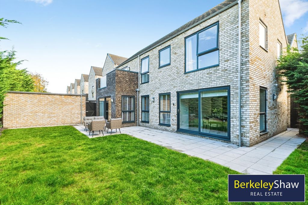 Property photo 1 of 23 Pbox-Img.Jpg