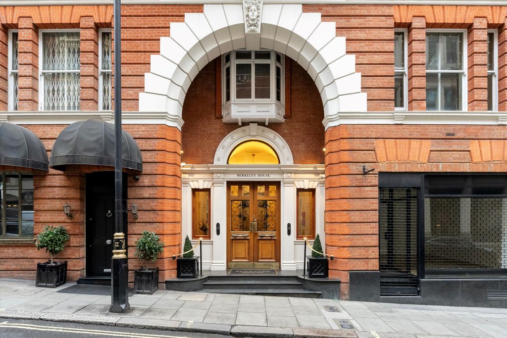 Property photo 3 of 20 Image