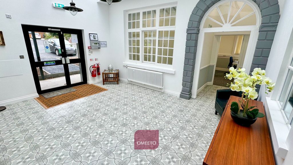 Property photo 3 of 7 Entrance