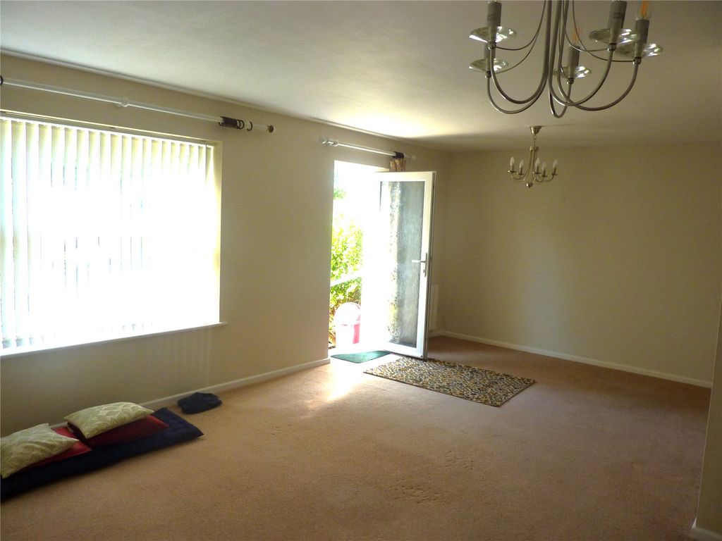 Property photo 3 of 12 Living Room