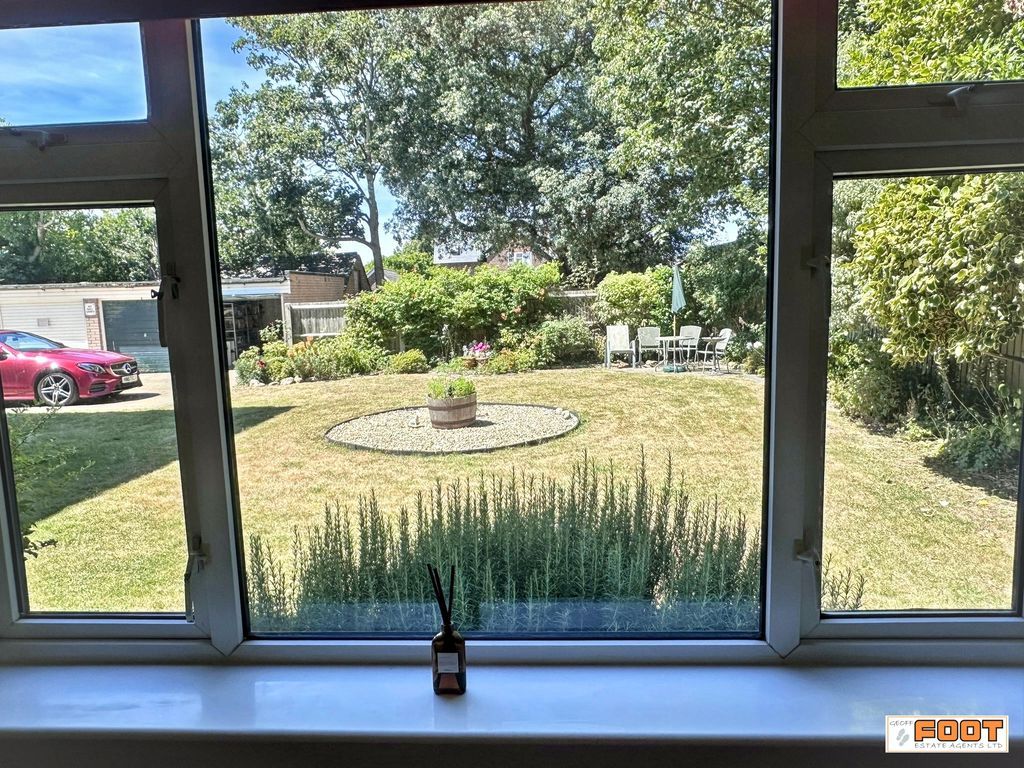 Property photo 3 of 18 Photo 12