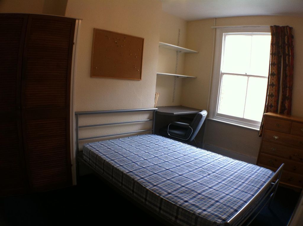 Property photo 3 of 5