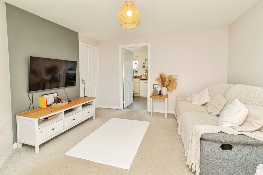 Property photo 2 of 19 Picture No. 37