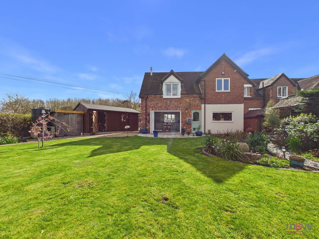 Property photo 2 of 33