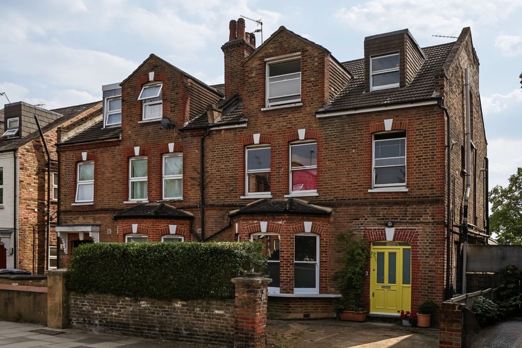 Property photo 3 of 17 5286373