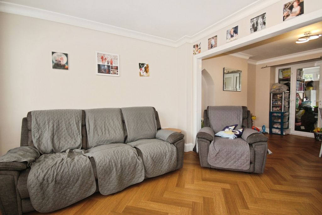 Property photo 3 of 17 Pbox-Img.Jpg