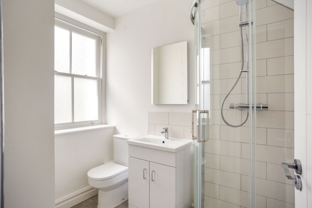 Property photo 3 of 6 160 Ewell Road Surbi