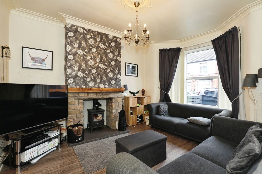 Property photo 3 of 16 Pbox-Img.Jpg