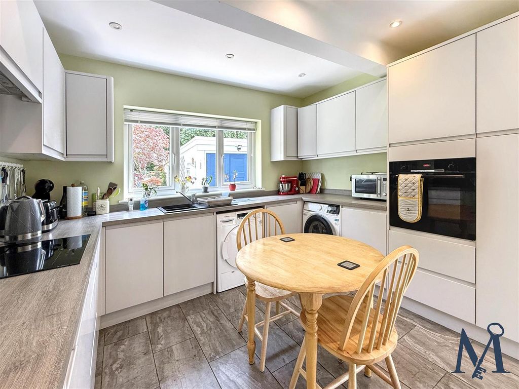 Property photo 3 of 23 Kitchen Diner