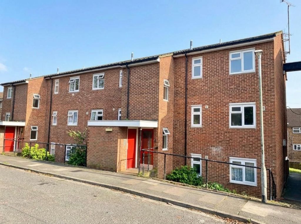 Property photo 1 of 5