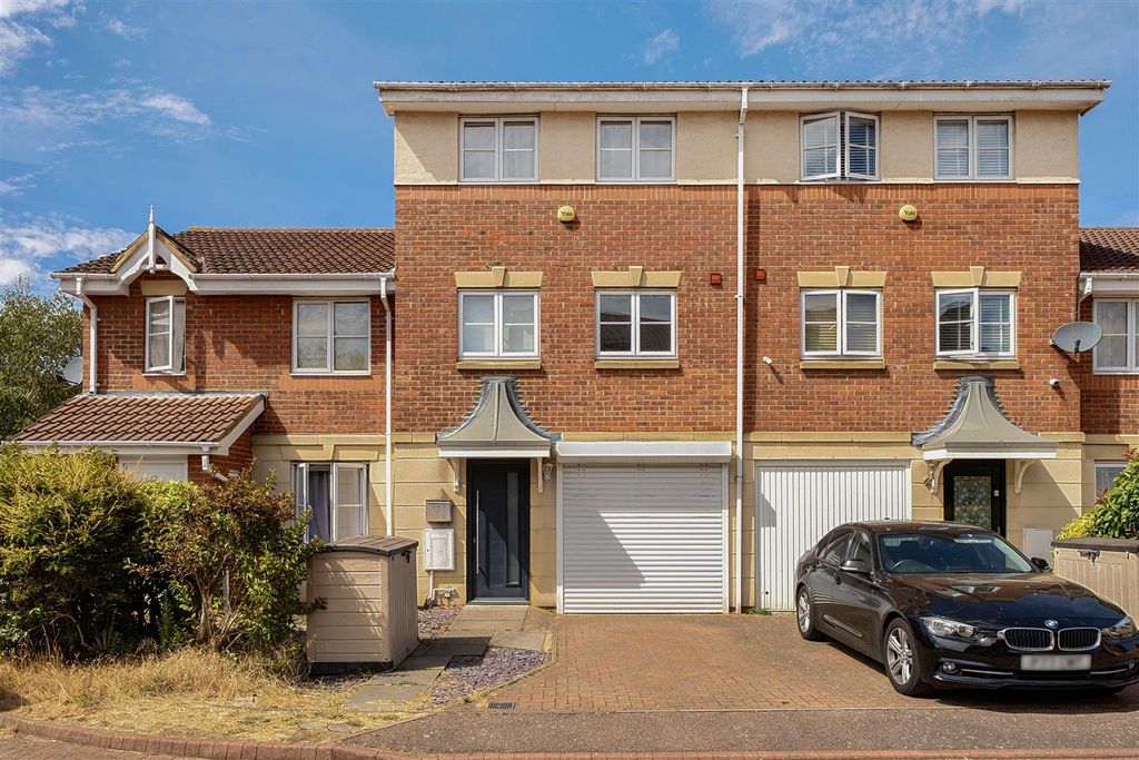 Property photo 1 of 18 1-6A7F98B84Ea97-1509038-2-6A7F05774d262-1.Jpg