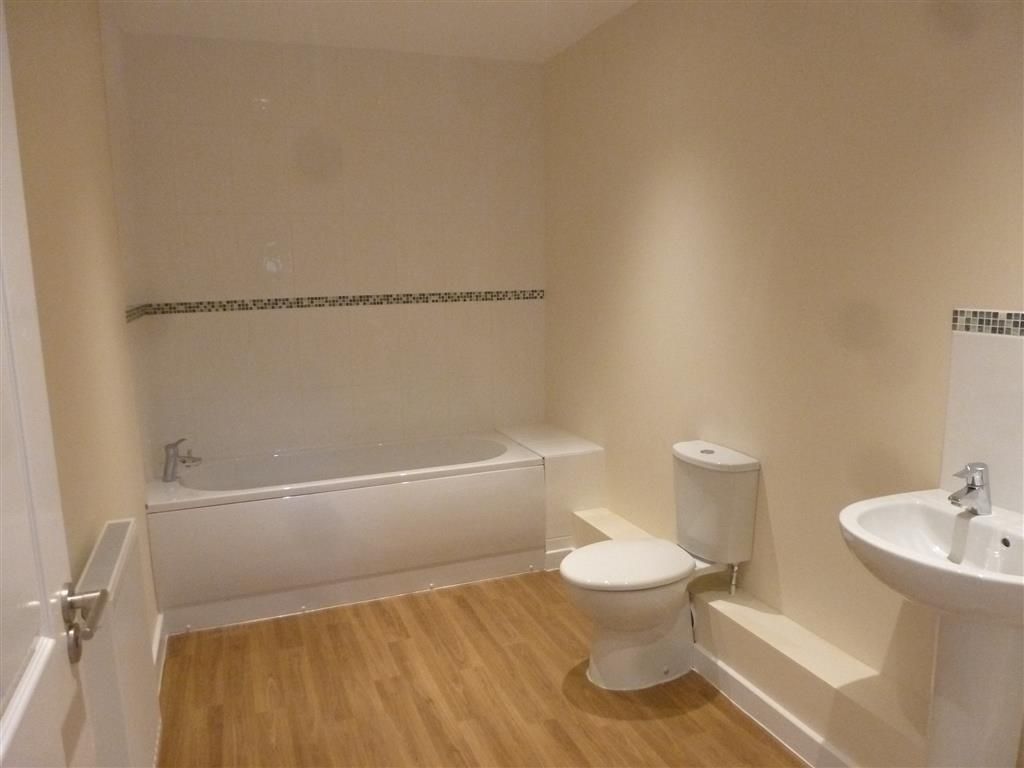 Property photo 2 of 6 Bathroom
