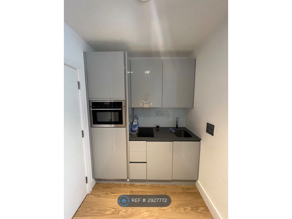 Property photo 2 of 10 Kitchen