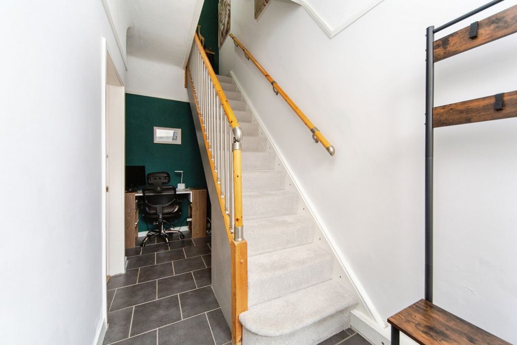 Property photo 2 of 18 Pbox-Img.Jpg