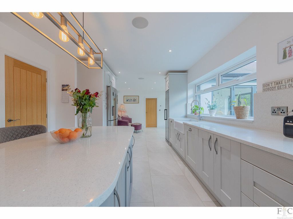 Property photo 2 of 46