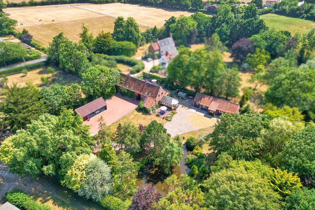 Property photo 2 of 45