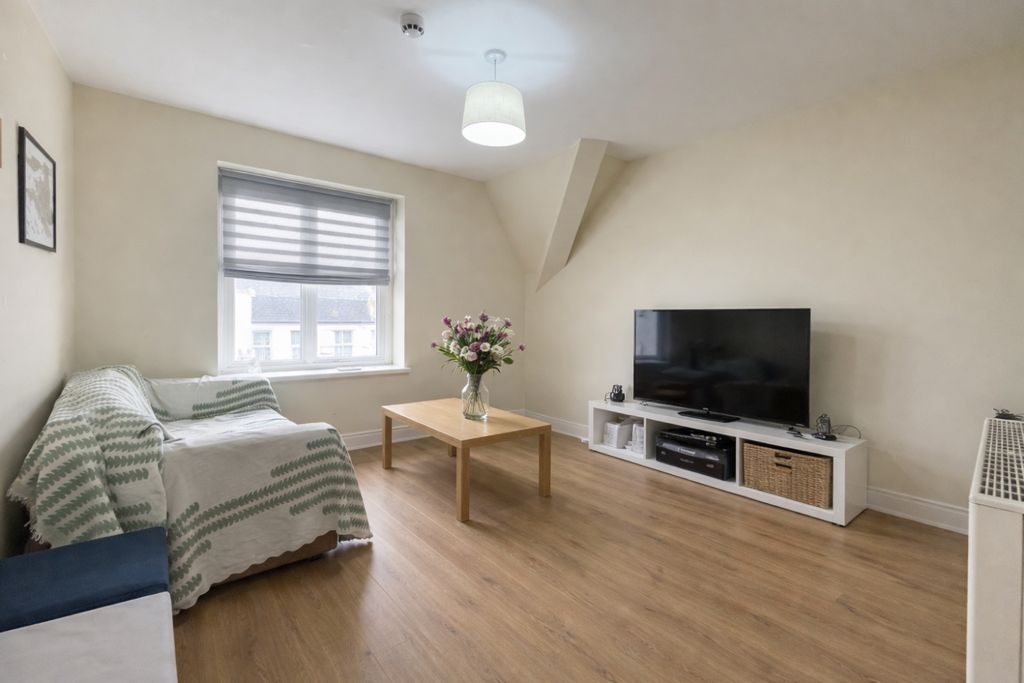 Property photo 1 of 4 A6F1745A-3B65-419A-8B64-455d8Eee4F52