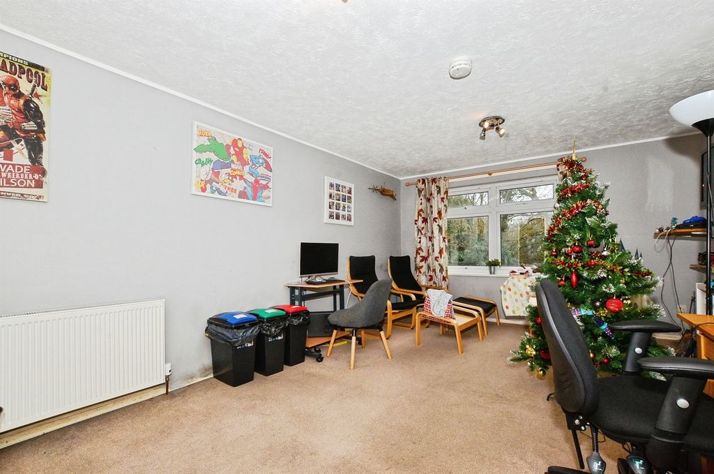 Property photo 3 of 9