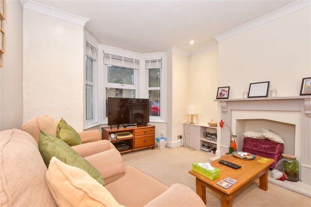 Property photo 1 of 12 Lounge