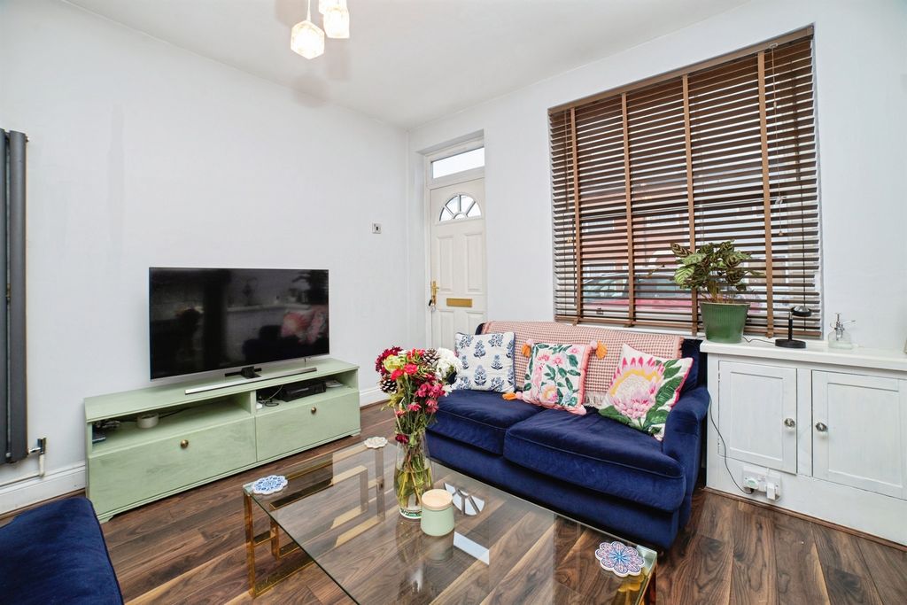 Property photo 3 of 19