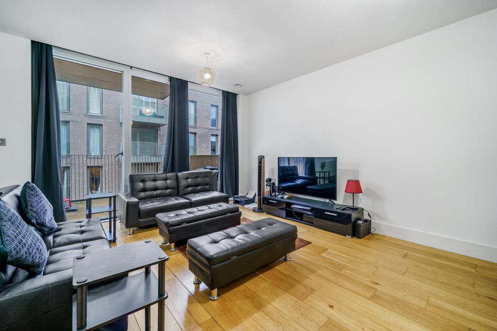 Property photo 2 of 9