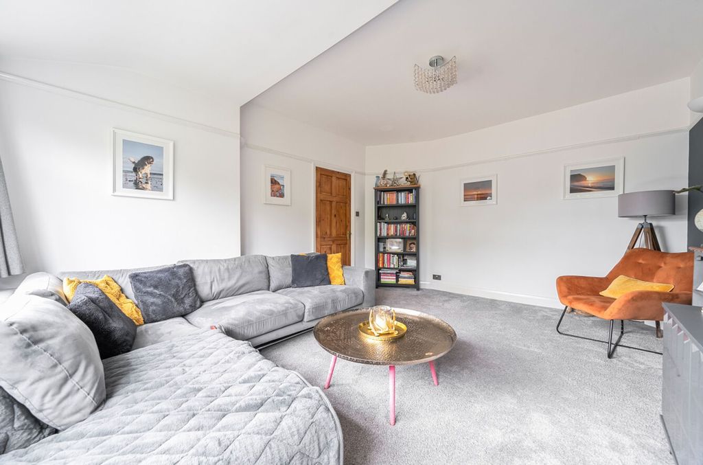 Property photo 3 of 13