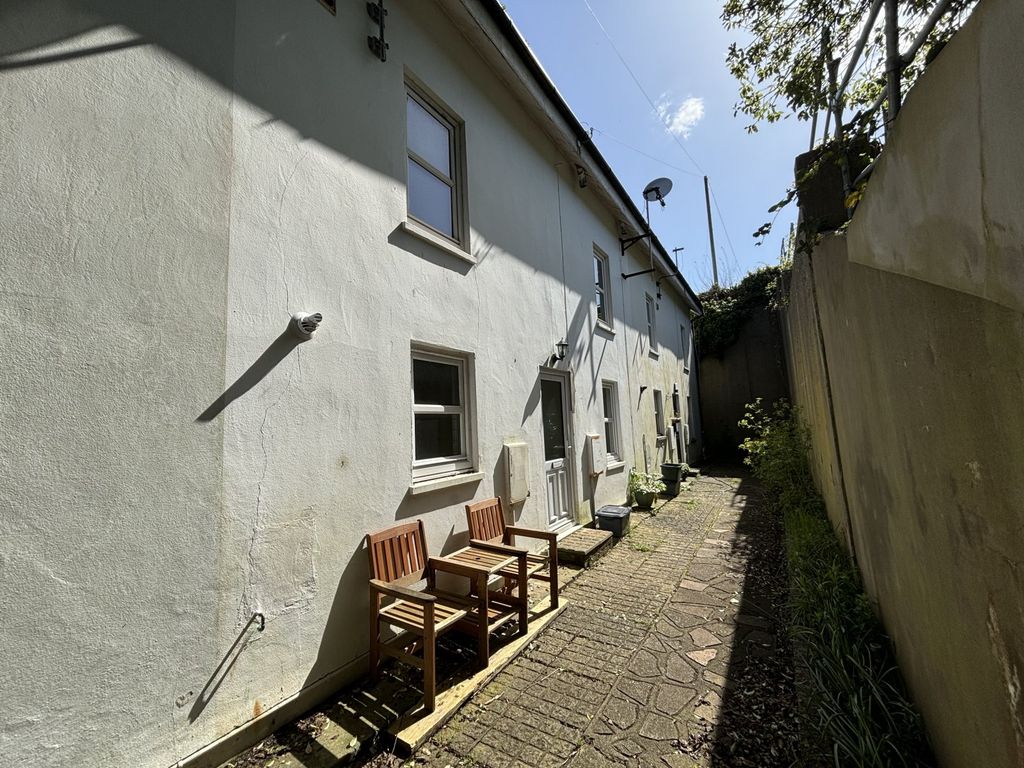 Property photo 2 of 23 Picture No. 02